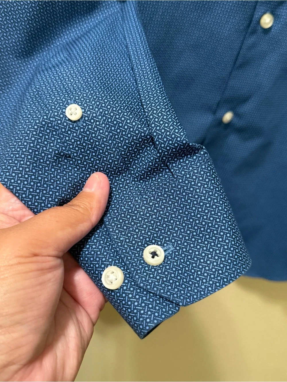 Men’s Small Banana Republic Blue Non-Iron Camden Fit Long Sleeve Button Up Shirt